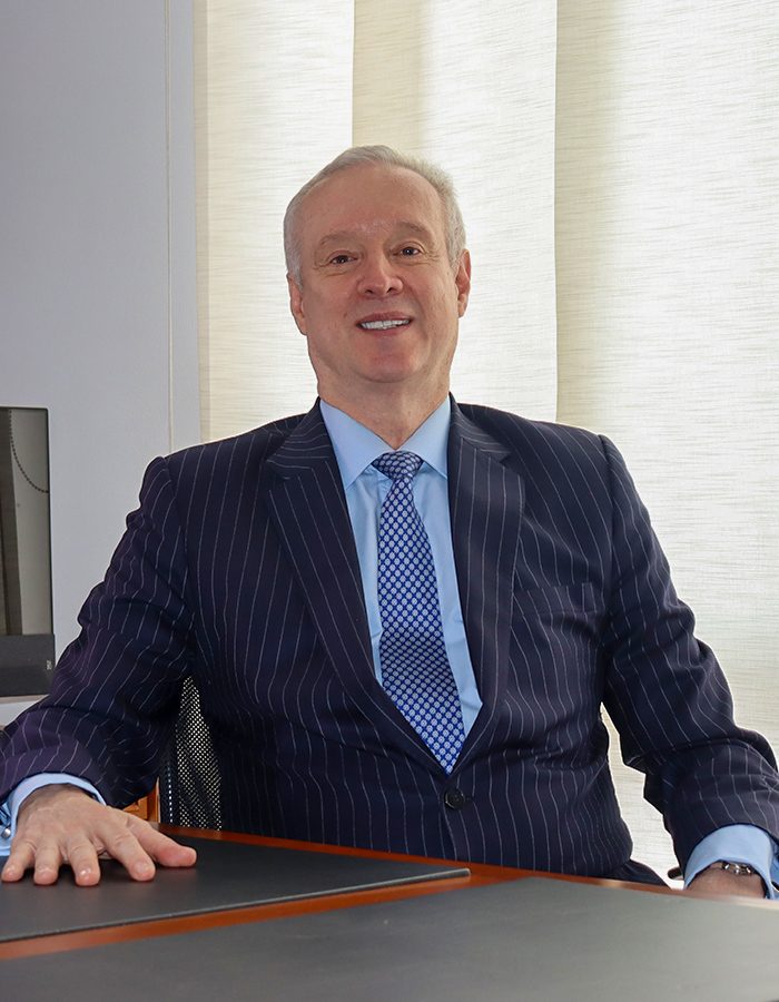Dr. Marco Antonio Velilla Moreno